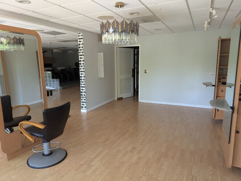 More Photos Of 227 Bedford St, Stamford Storefront For Lease