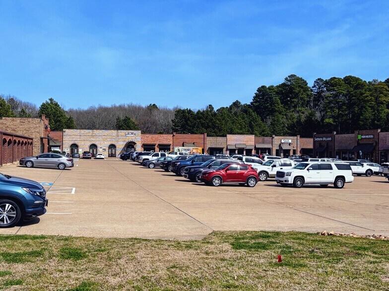 More Photos Of , Lindale General Retail For Sale