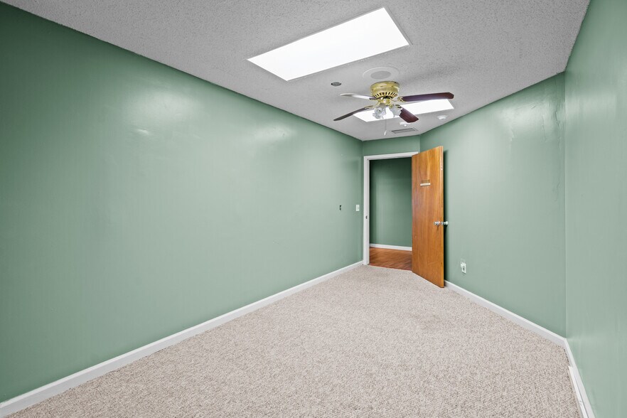 More Photos Of 1100 S Ponce De Leon Blvd, Saint Augustine Loft Creative Space For Lease