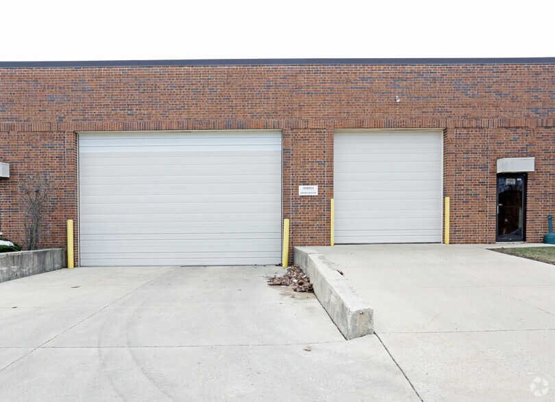 More Photos Of 236-244 William St, Bensenville Manufacturing For Lease