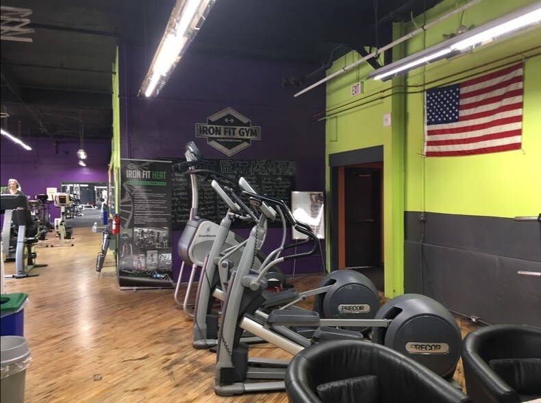 More Photos Of 105 Warwick St, Lititz Freestanding For Sale