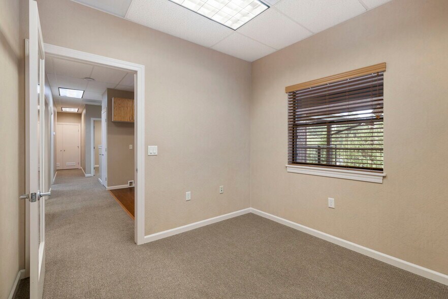 More Photos Of 1600 W University Ave, Flagstaff Medical For Sale