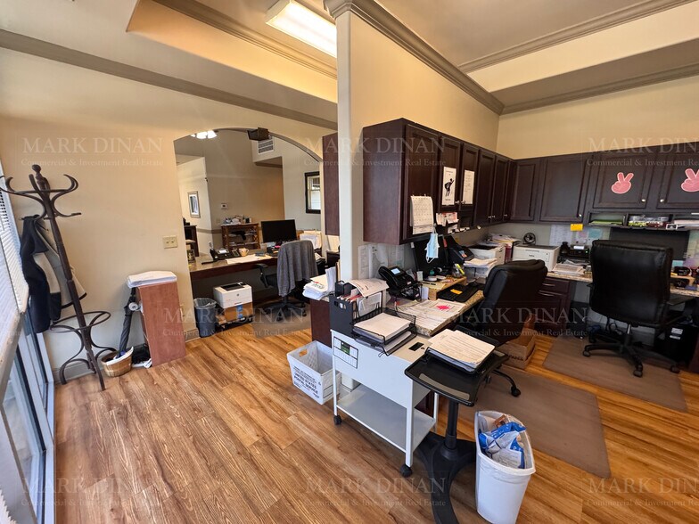 More Photos Of 402 Airport Commons Dr, Calera Medical For Lease
