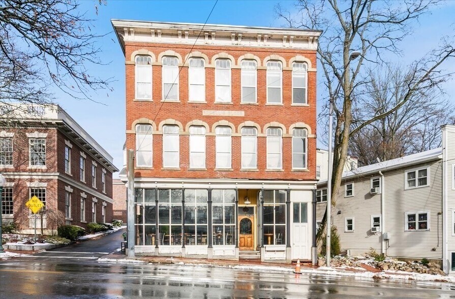 More Photos Of 11 Elm St, Amesbury Apartments For Lease