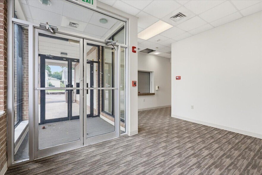 More Photos Of 502 E North St, Sweetwater Loft Creative Space For Lease