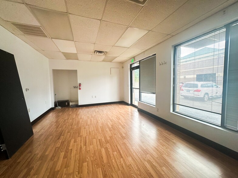 More Photos Of 35241 Warren Rd, Westland Freestanding For Lease