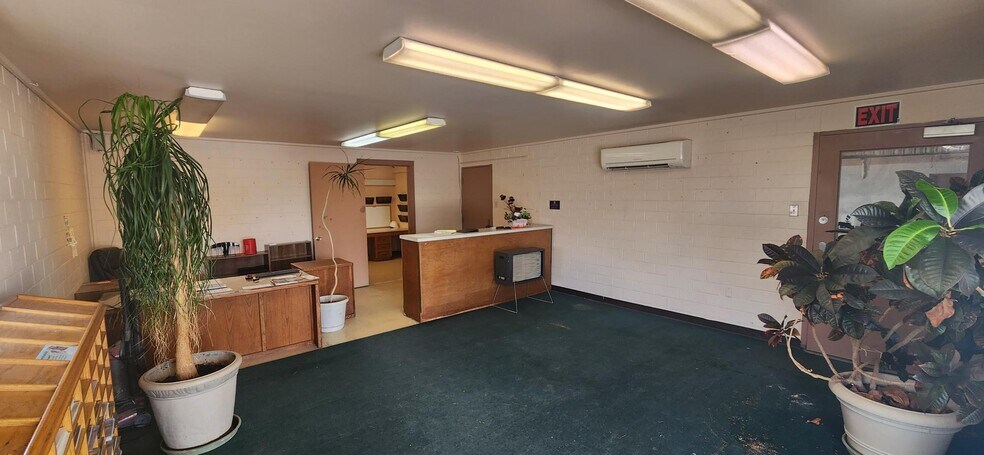 More Photos Of 1010 E Fordyce Ave, Kingsville Warehouse For Sale