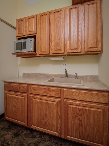 More Photos Of 8361-8379 Cherry Ln, Laurel Medical For Sale
