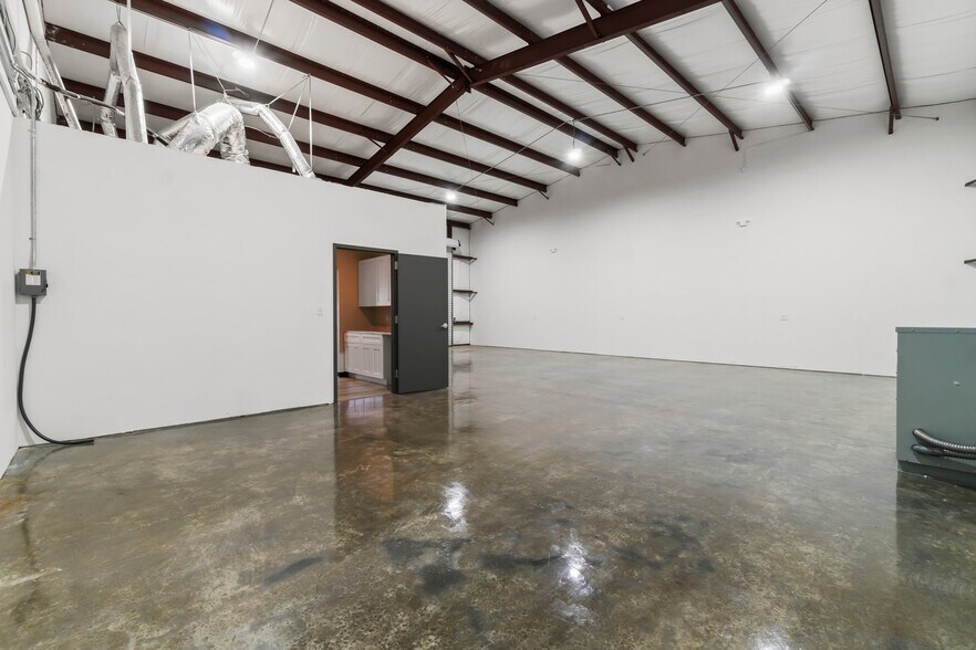 More Photos Of 25330 Aldine Westfield Rd, Spring Warehouse For Lease