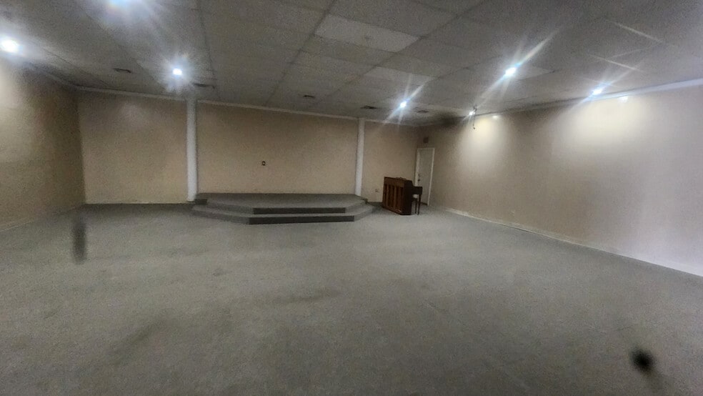 More Photos Of 1116 SW H Ave, Lawton Religious Facility For Sale