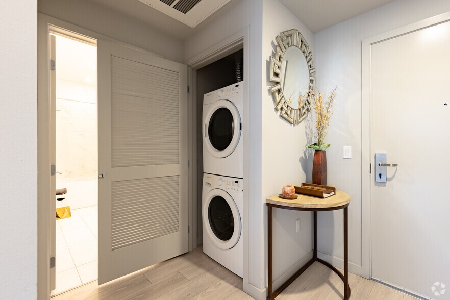 More Photos Of 750 S Grand Ave, Los Angeles Apartments For Lease