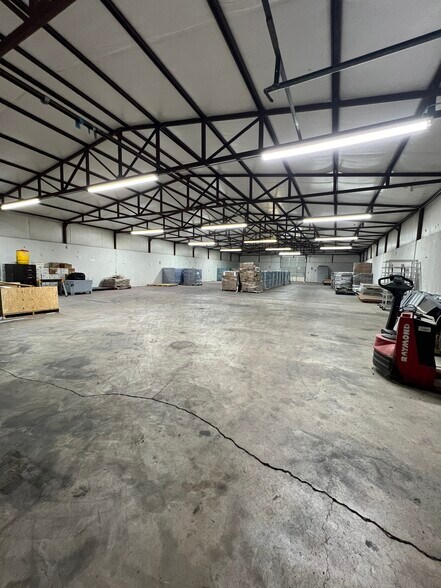 More Photos Of 915 1st Ave NW, Ardmore Flex For Lease