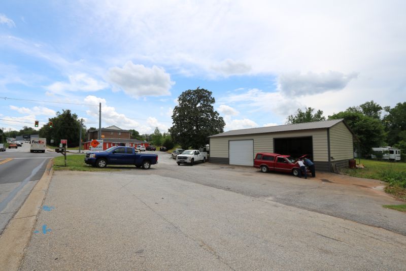 More Photos Of 1101 N Main St, Greer Auto Repair For Sale