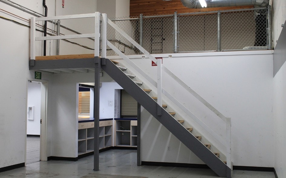 More Photos Of 131 Andover Park E, Tukwila Distribution For Lease