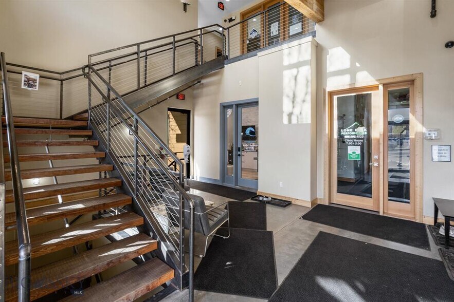 More Photos Of 32 Market Pl, Big Sky Medical For Sale