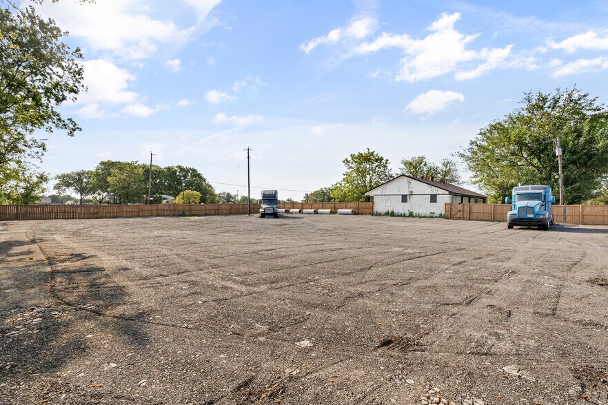 More Photos Of 1241 Narrow Ln, Red Oak Land For Sale