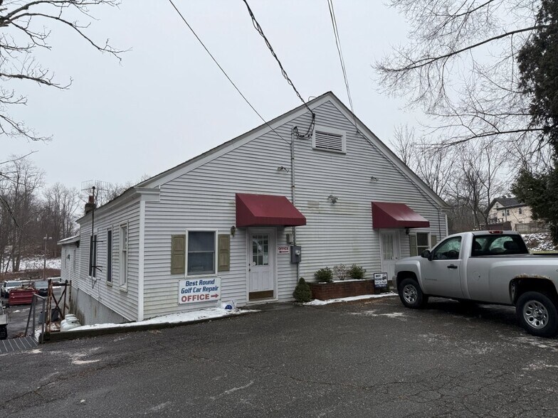 More Photos Of 30 Old Mill Plain Rd, Danbury Warehouse For Lease