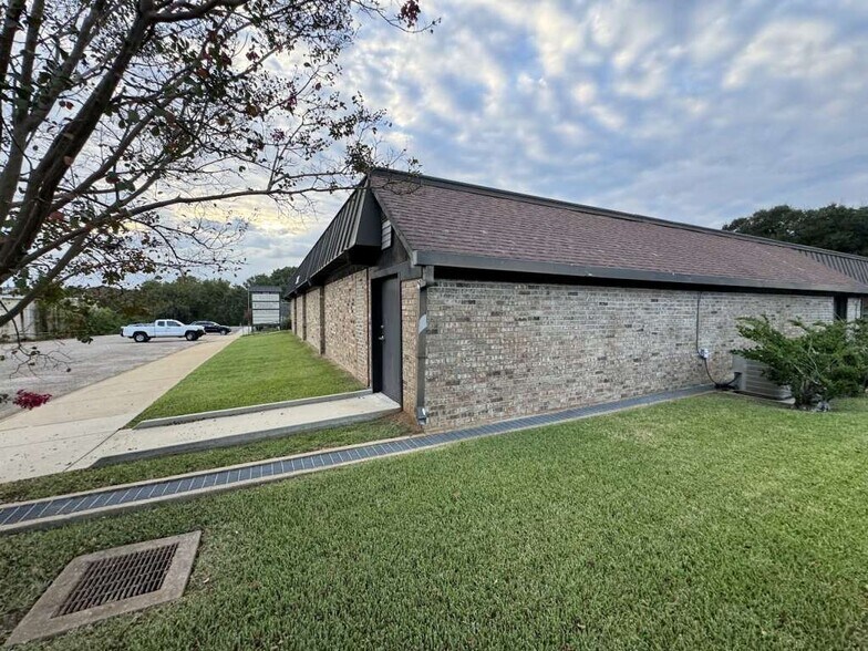 More Photos Of 3312 N University Dr, Nacogdoches Office For Sale