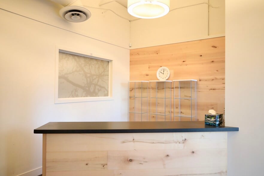 More Photos Of 1108 Richards St, Vancouver Apartments For Lease
