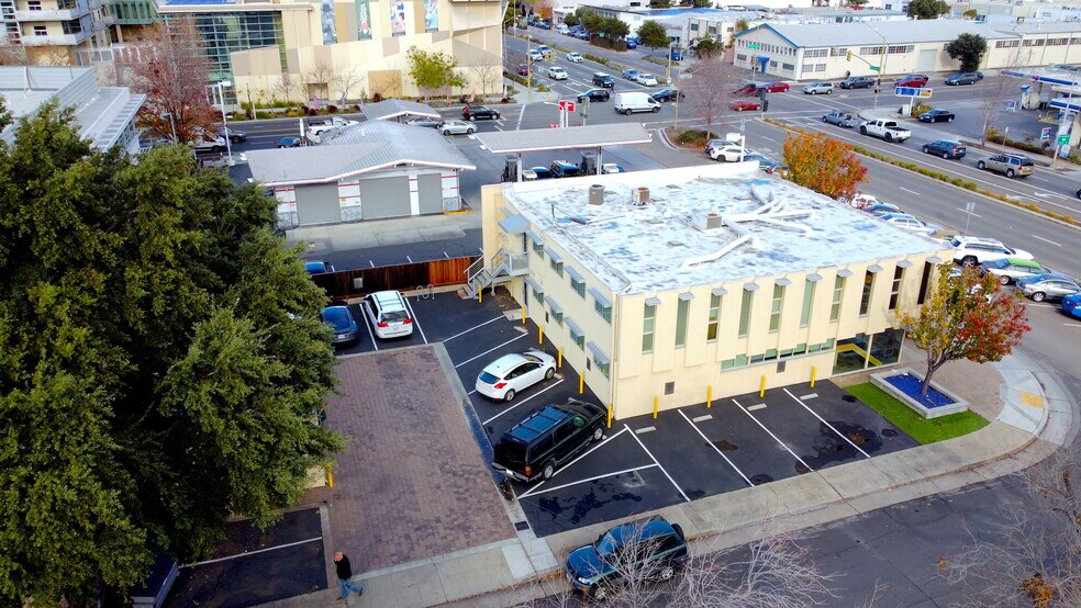 More Photos Of 825 San Antonio Rd, Palo Alto Office For Sale