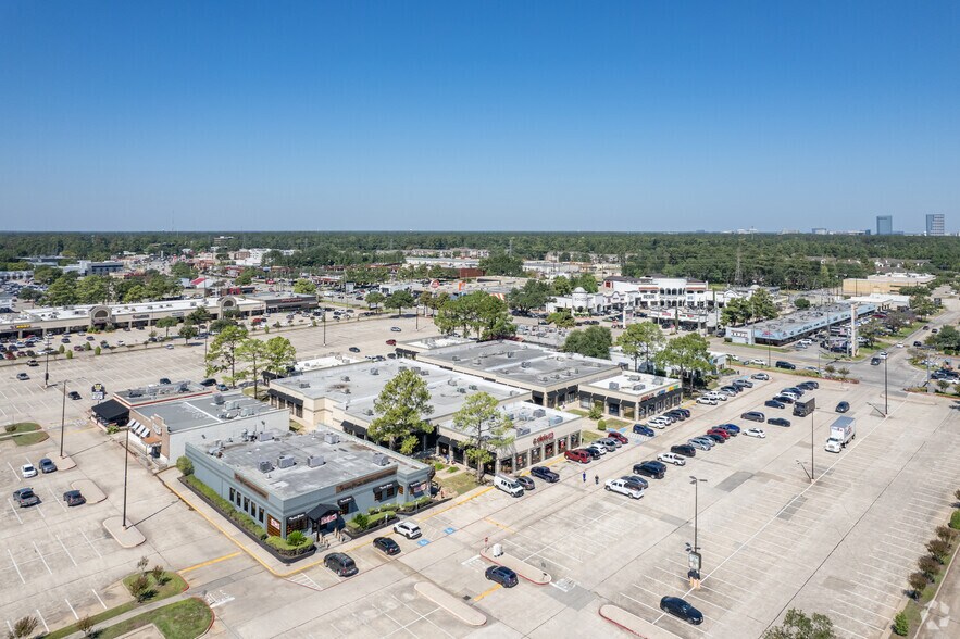 More Photos Of 309-367 Sawdust Rd, The Woodlands General Retail For Sale