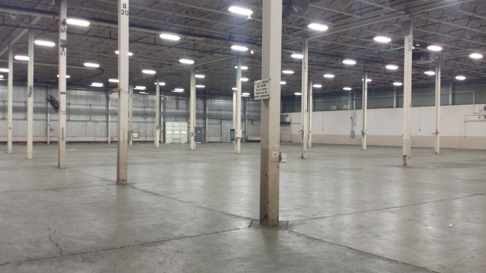 More Photos Of 2855 N Franklin Rd, Indianapolis Research And Development For Lease