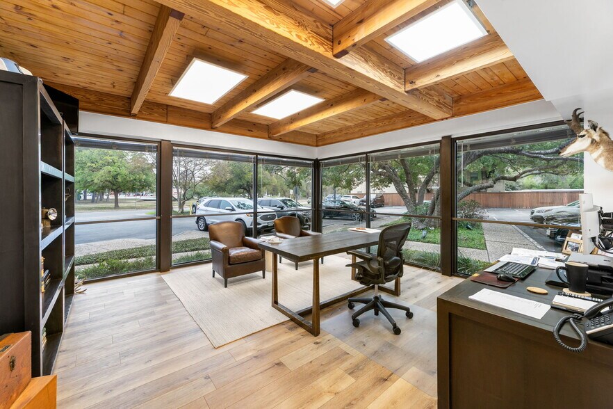 More Photos Of 3308 Broadway St, San Antonio Office For Sale