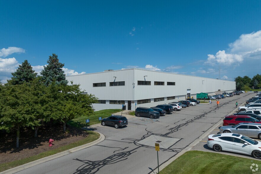 More Photos Of 14235-14325 Frazho Rd, Warren Distribution For Lease