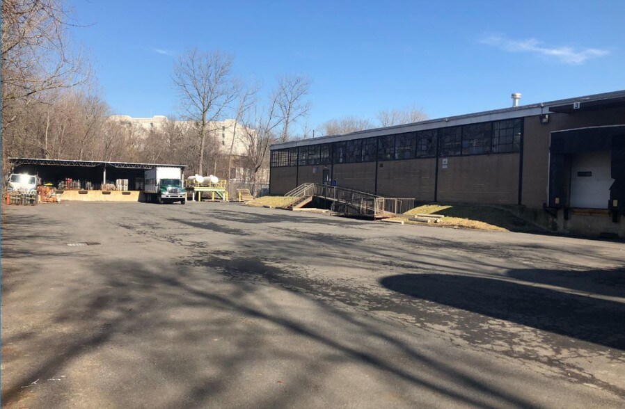 More Photos Of 102 Fairview Park Dr, Elmsford Warehouse For Lease