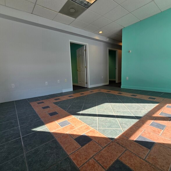 More Photos Of 106 N Franklin St, Pen Argyl Office For Lease