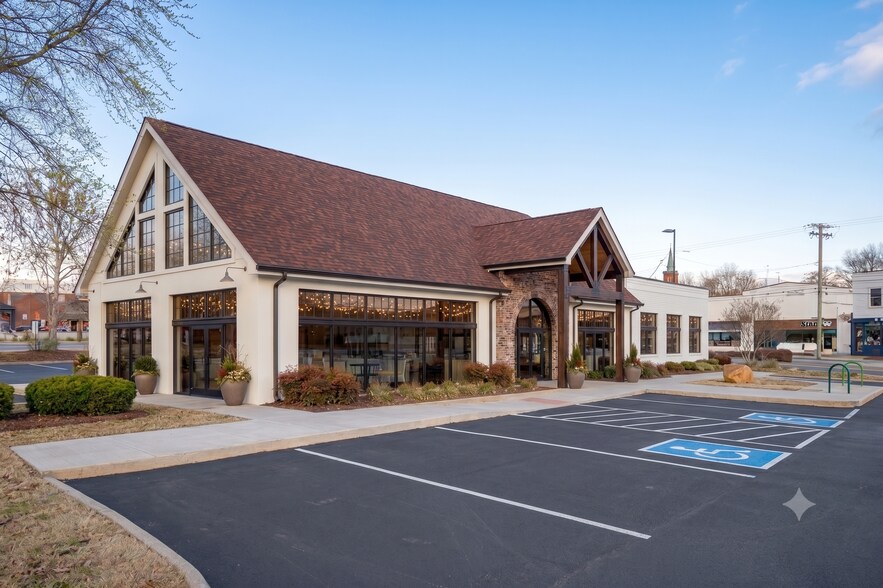 More Photos Of 707 N Broadway St, Knoxville Office For Lease