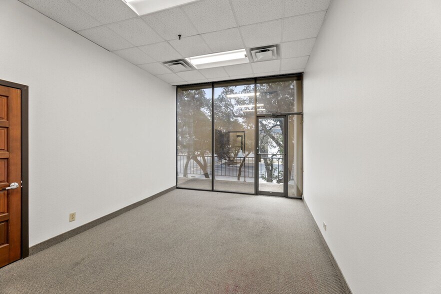 More Photos Of 1802 NE Loop 410, San Antonio Office For Sale