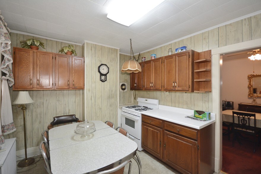 More Photos Of 848-850 Allegheny River Blvd, Oakmont Storefront Retail Residential For Lease