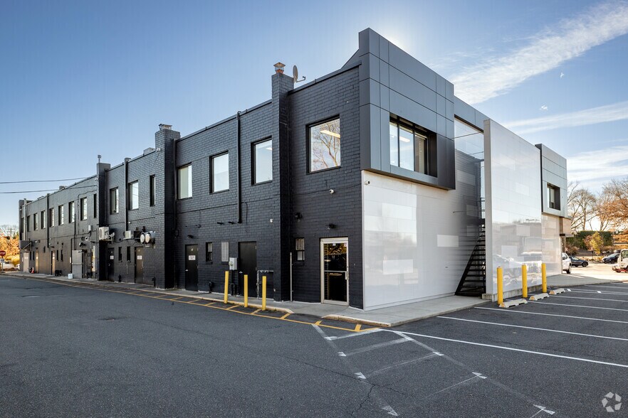 More Photos Of 550-560 Smithtown Byp, Smithtown Storefront Retail Office For Lease