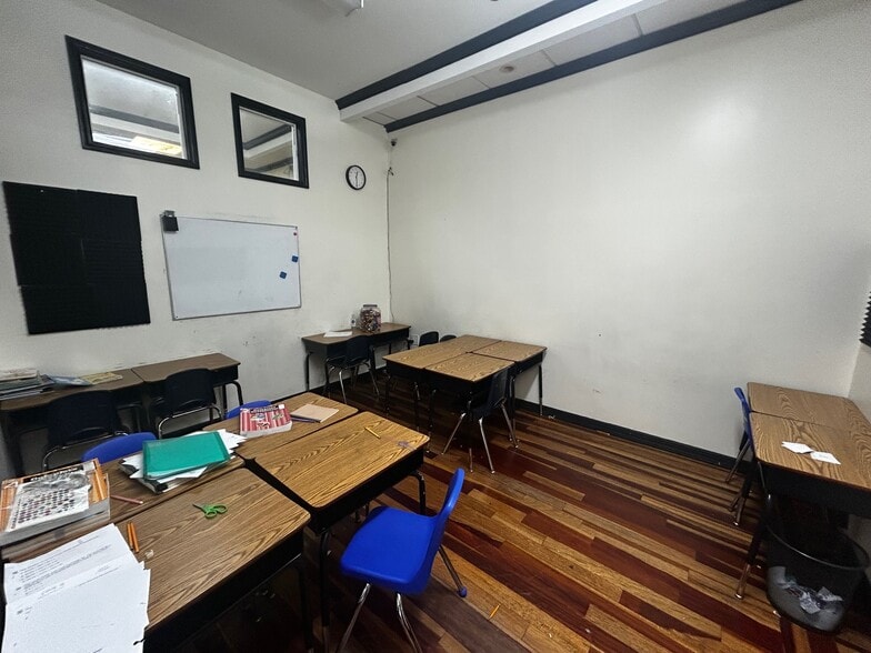 More Photos Of 9008 5th Ave, Brooklyn Storefront Retail Residential For Lease