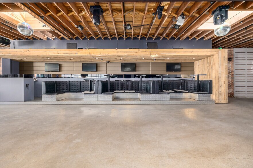 More Photos Of 2036-2046 Broadway, Denver Restaurant For Sale