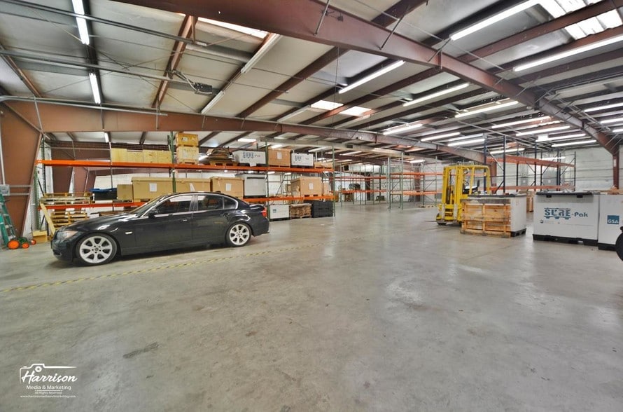 More Photos Of 4820 Commercial Dr, Huntsville Warehouse For Sale