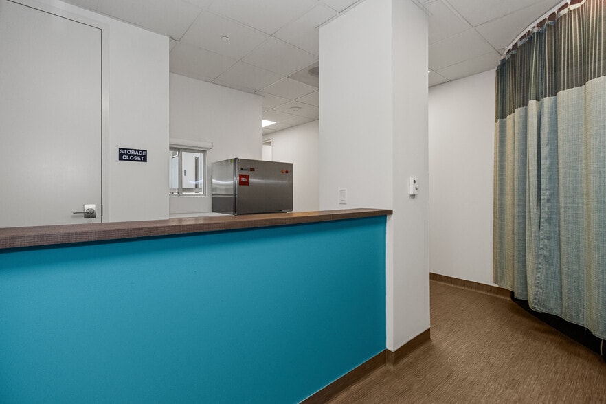 More Photos Of 2300 Chestnut Ave, Glenview Apartments For Sale