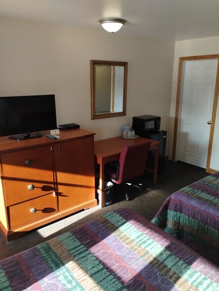 More Photos Of 3107 W Lake Rd, Erie Hotel For Sale