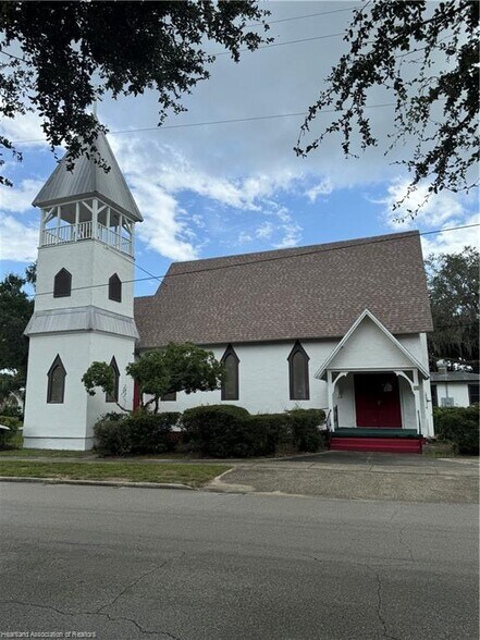 Primary Photo Of 18-20 E Pleasant St, Avon Park Religious Facility For Sale