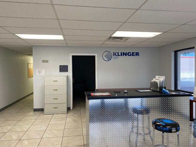 More Photos Of 1720 E 7th St, Odessa Industrial For Lease