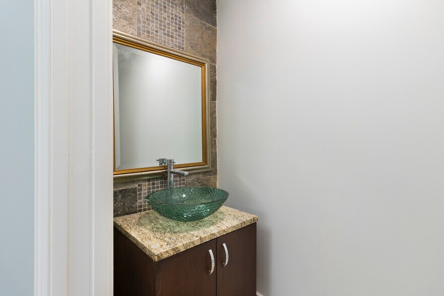 More Photos Of 6141 Sunset Dr, South Miami Medical For Lease