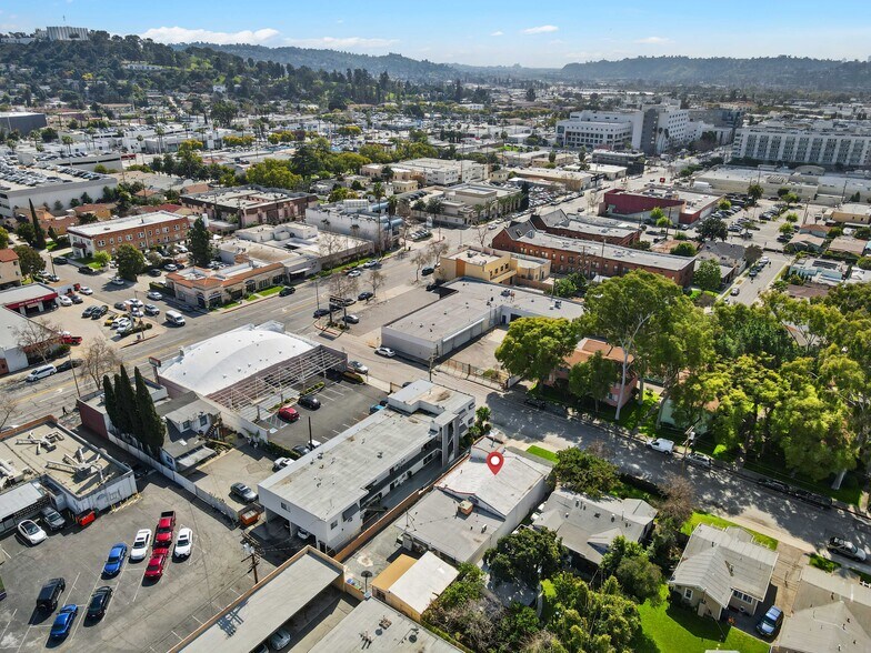 More Photos Of 317 W Palmer Ave, Glendale Religious Facility For Sale