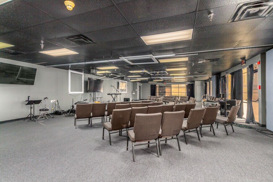 More Photos Of 655 E University Dr, Mesa Schools For Sale