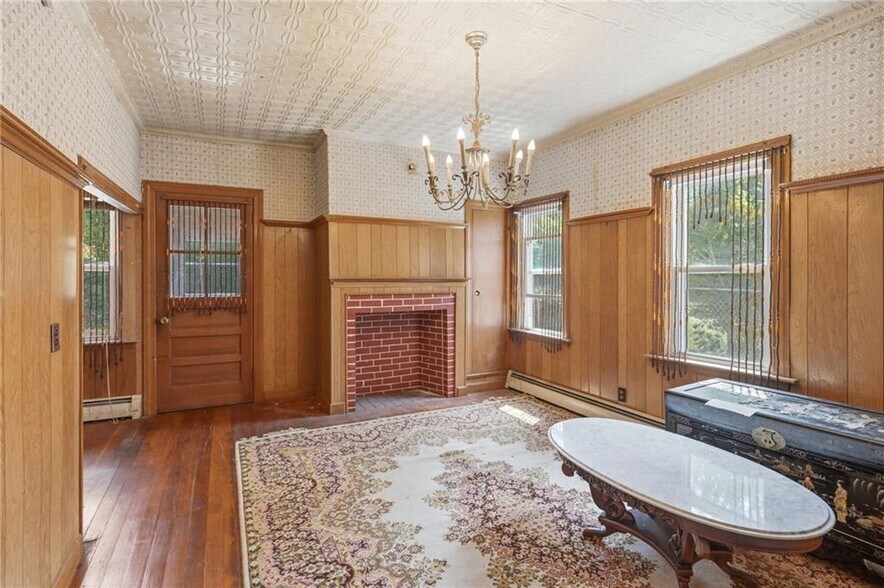 More Photos Of 400 Thames St, Bristol Multifamily For Sale