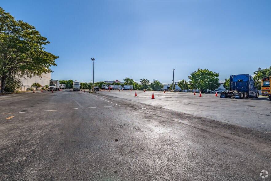 More Photos Of 18645 SW 103rd Ct, Miami Land For Lease