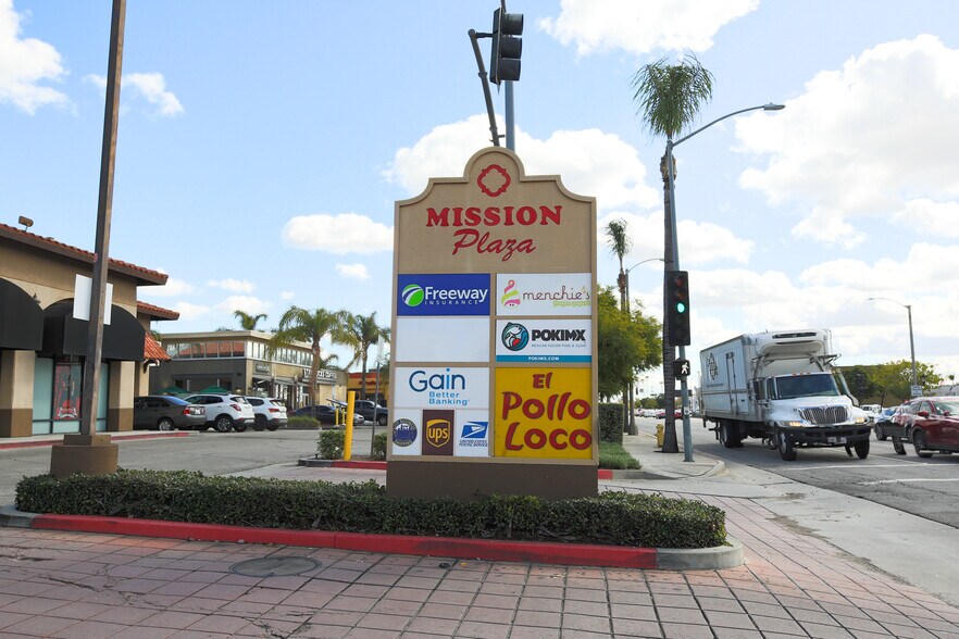 More Photos Of 1201-1225 Truman St, San Fernando Unknown For Lease