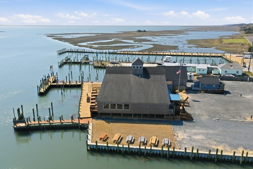 More Photos Of 17 Atlantic Ave, Wachapreague Restaurant For Sale