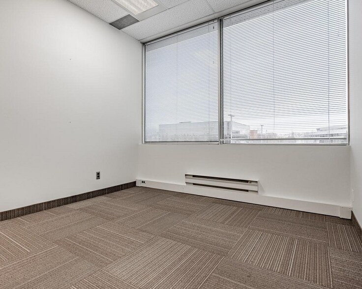 More Photos Of 2180 Meadowvale Blvd, Mississauga Office For Lease