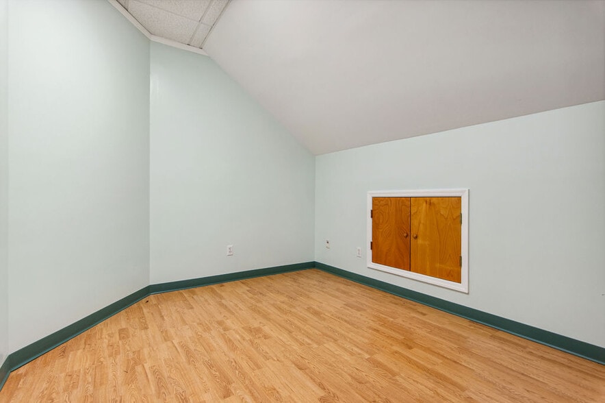 More Photos Of 43 Office Park Dr, Jacksonville Medical For Lease